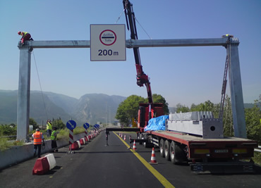 Kontis Cranes